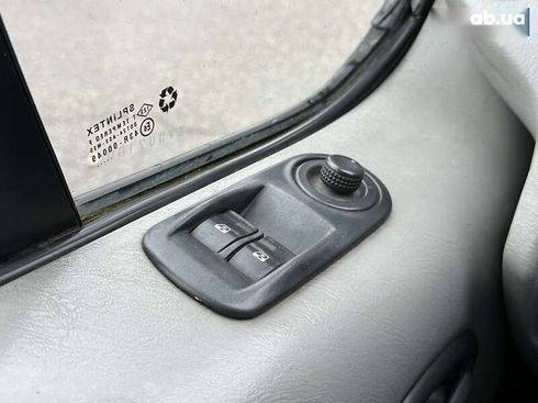 Renault Trafic 2011 - фото 20