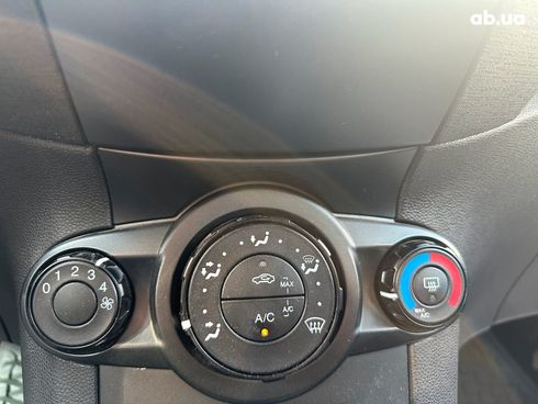 Ford Fiesta 2014 желтый - фото 32