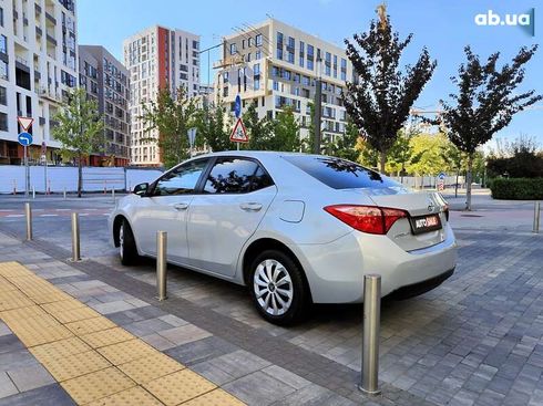 Toyota Corolla 2019 - фото 11