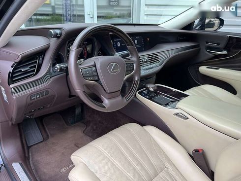Lexus LS 2018 - фото 19