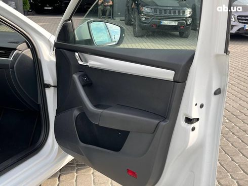 Skoda Octavia 2017 белый - фото 22