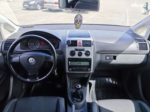Volkswagen Touran 2009 - фото 13