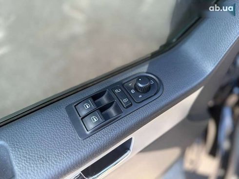 Volkswagen Multivan 2012 - фото 24