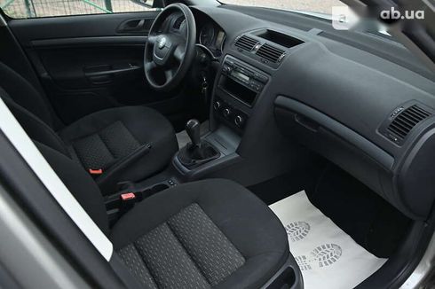 Skoda Octavia 2011 - фото 26