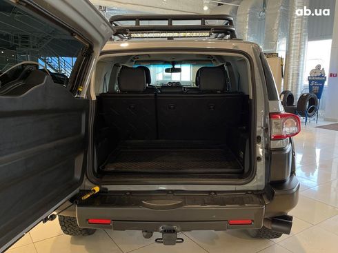 Toyota FJ Cruiser 2013 - фото 10