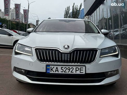 Skoda Superb 2018 - фото 8