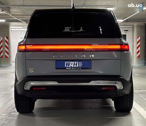 Rivian R1S 2023 - фото 12