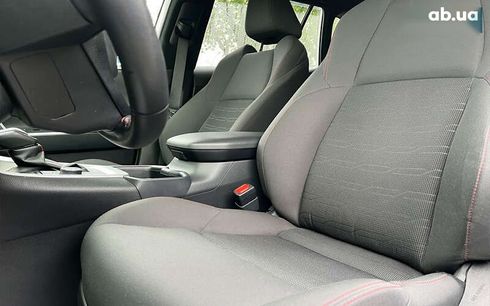 Toyota RAV4 2021 - фото 11