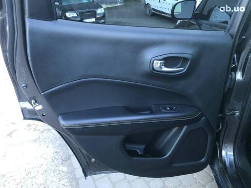 Jeep Compass 2019 серый - фото 19