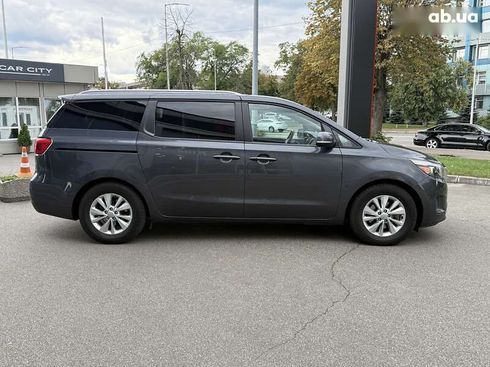Kia Sedona 2017 - фото 8