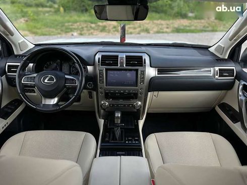 Lexus GX 2020 - фото 20