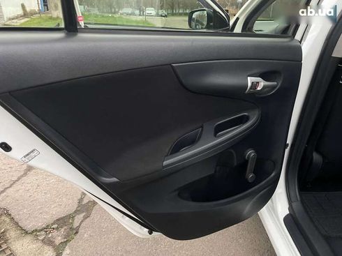 Toyota Corolla 2010 - фото 19