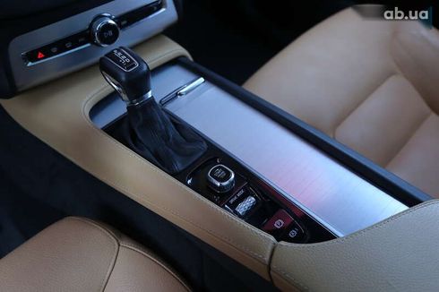 Volvo XC90 2017 - фото 21
