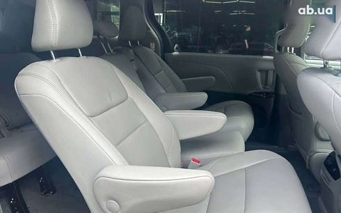 Toyota Sienna 2018 - фото 18