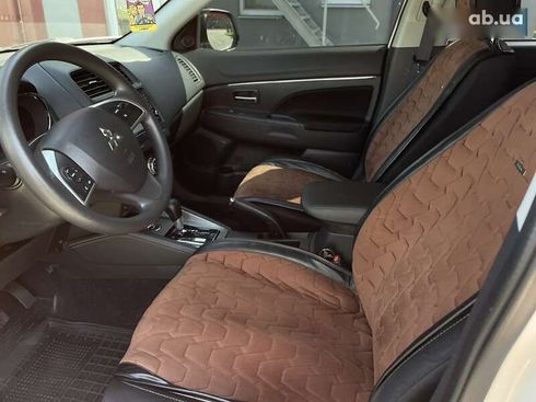 Mitsubishi Outlander 2020 - фото 15