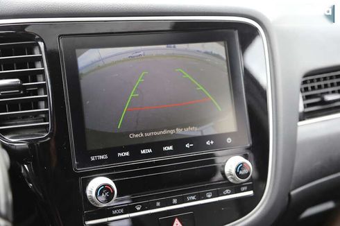 Mitsubishi Outlander 2021 - фото 17