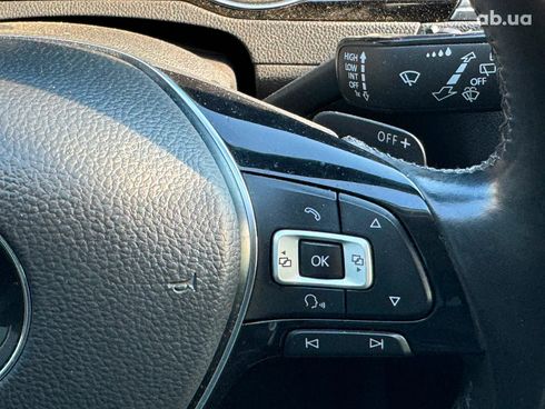 Volkswagen Passat 2017 черный - фото 36