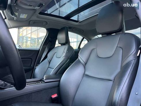Volvo S60 2019 - фото 12