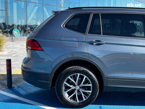 Volkswagen Tiguan 2021 серый - фото 14