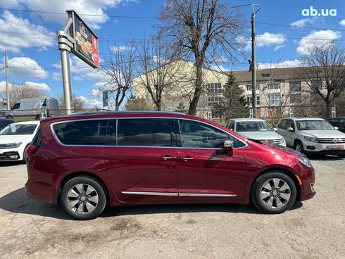 Chrysler Pacifica 2017 красный - фото 27