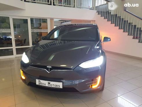Tesla Model X 2017 - фото 25