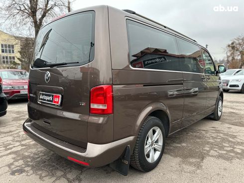 Volkswagen Caravelle 2015 коричневый - фото 18