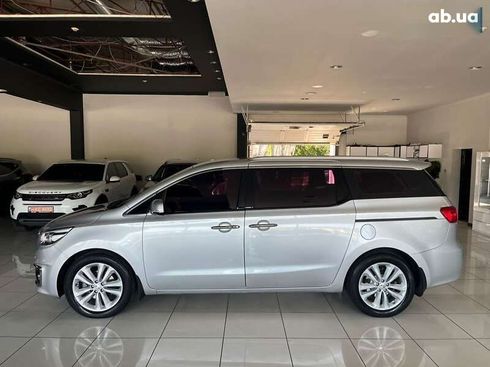 Kia Carnival 2016 - фото 5