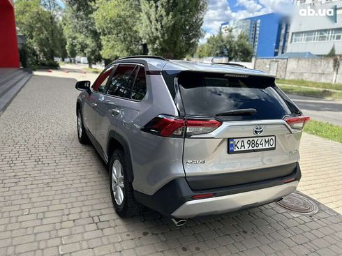 Toyota RAV4 2020 - фото 9