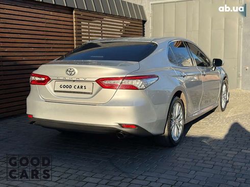 Toyota Camry 2018 - фото 7
