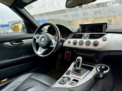 BMW Z4 2012 - фото 15