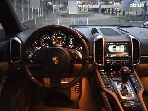 Porsche Cayenne 2011 - фото 23