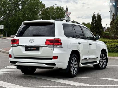 Toyota Land Cruiser 2017 - фото 18