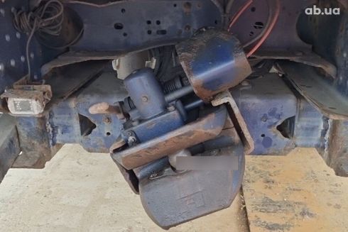 Volvo 320 2010 - фото 15