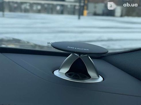 Audi RS Q8 2023 - фото 25