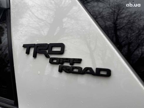 Toyota 4Runner 2019 белый - фото 11