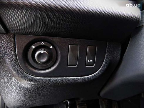 Renault Logan 2017 - фото 6