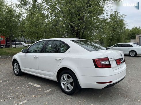 Skoda Octavia 2018 - фото 14