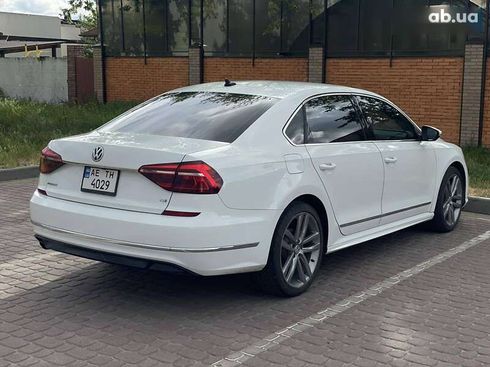 Volkswagen Passat 2017 - фото 23
