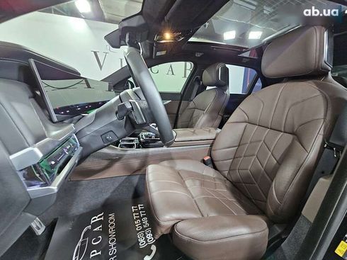 BMW i7 2024 - фото 26