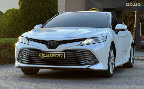 Toyota Camry 2019 - фото 3