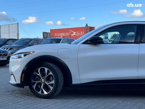 Ford Mustang Mach-E 2020 белый - фото 9