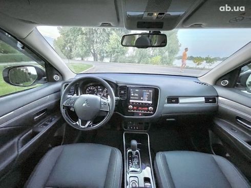 Mitsubishi Outlander 2020 - фото 14