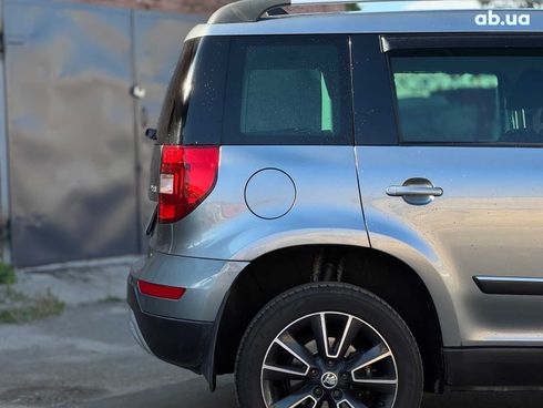 Skoda Yeti 2017 серый - фото 9