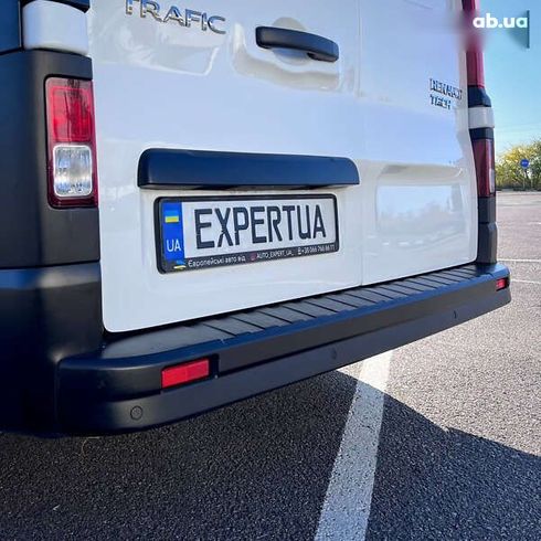 Renault Trafic 2021 - фото 12