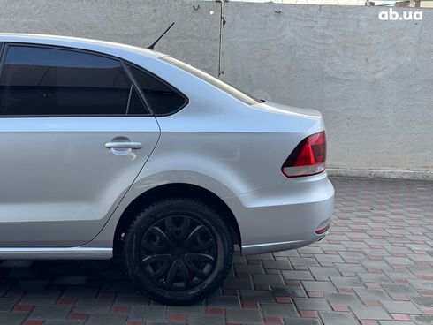 Volkswagen Polo 2018 серый - фото 9