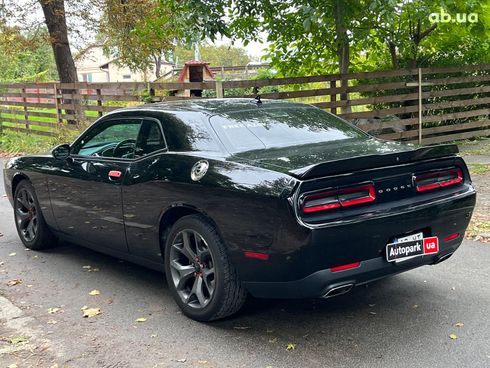 Dodge Challenger 2018 черный - фото 10