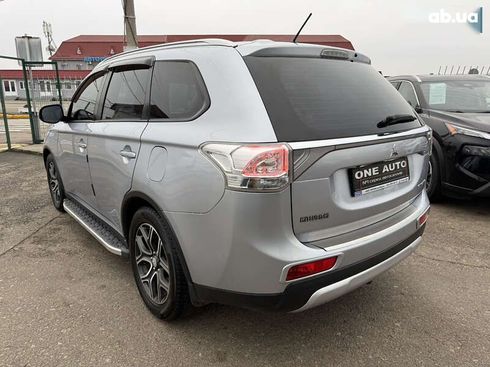 Mitsubishi Outlander 2014 - фото 7