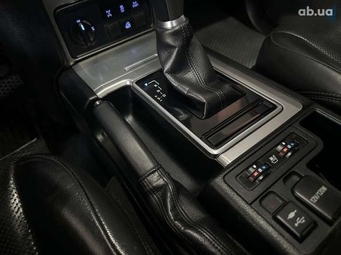 Toyota Land Cruiser Prado 2019 - фото 25