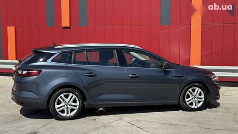 Renault Megane 2017 - фото 14