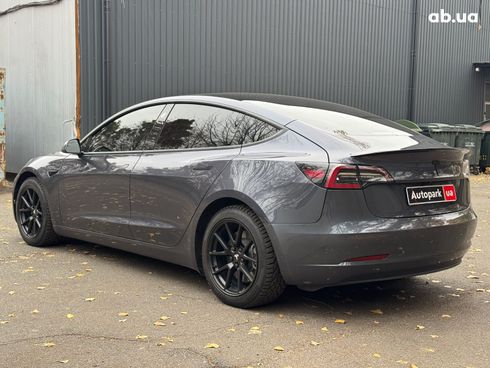 Tesla Model 3 2022 серый - фото 16